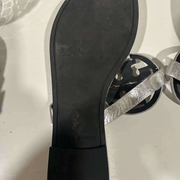 Tory Burch Silver Metallic Women's Sandals 9 1/2 M - Picture 4 of 4